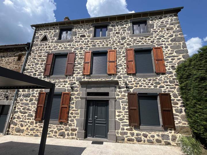 Pose de volets pratiques Saint-Flour